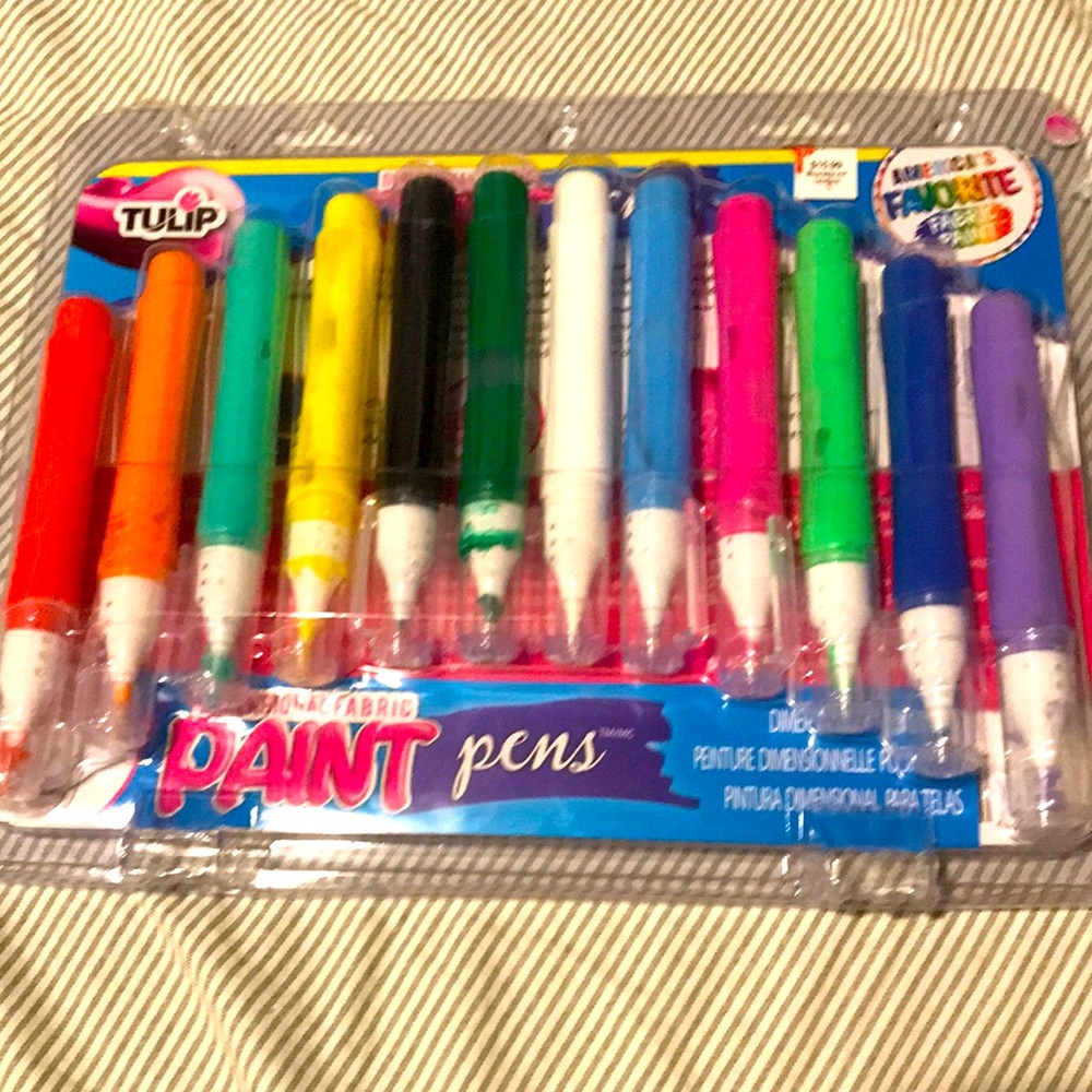 Fabric paint pens